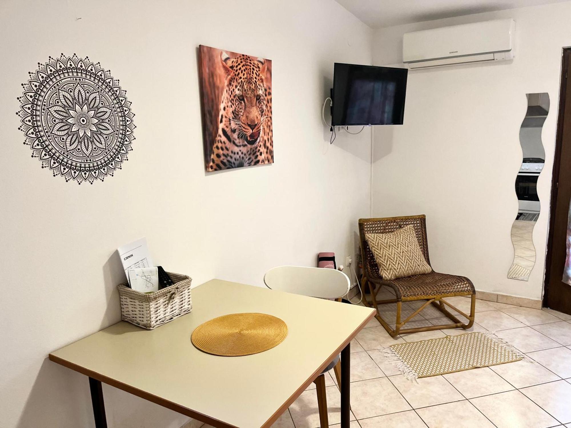 Biba Apartments Pula Bagian luar foto