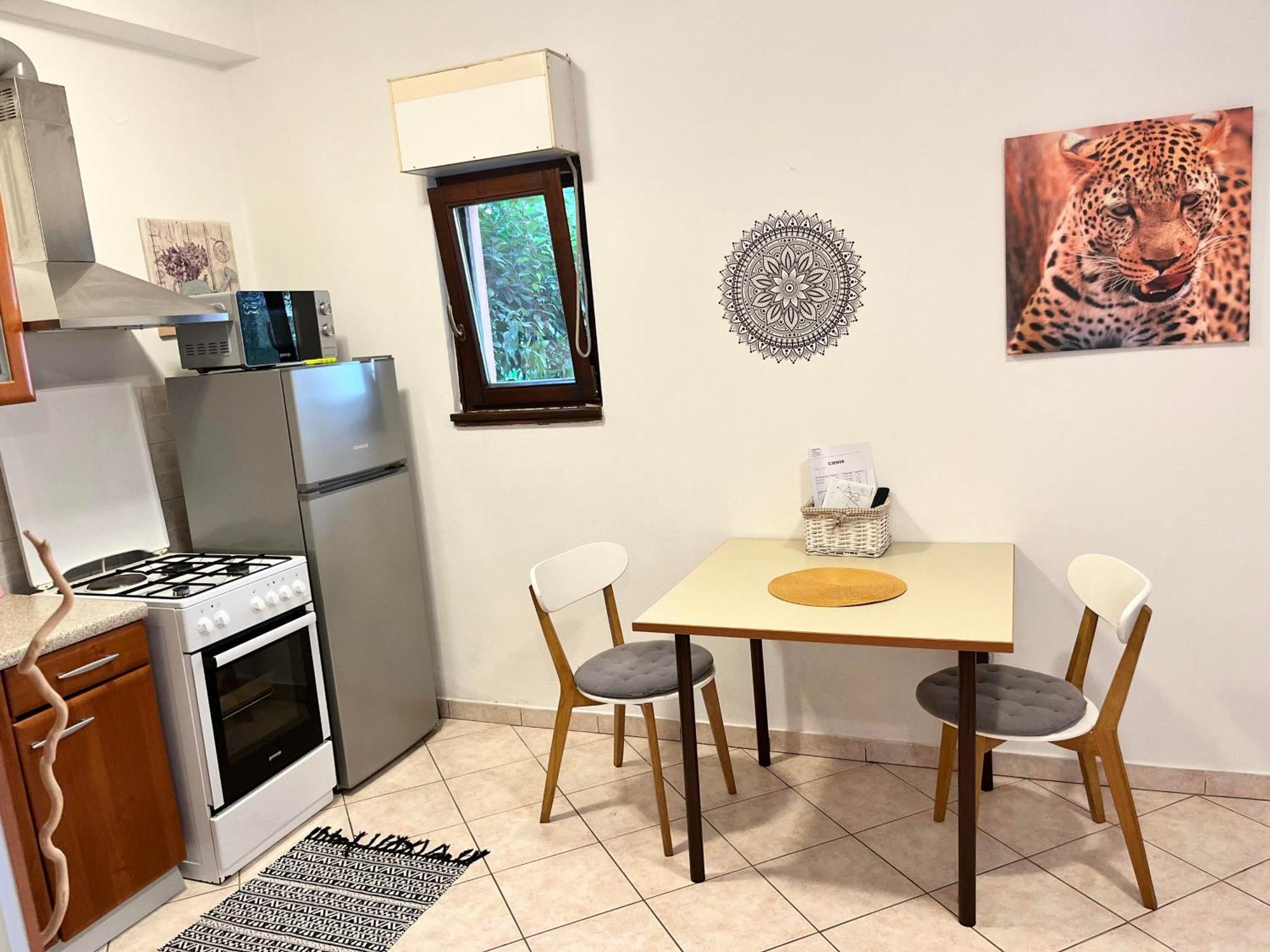 Biba Apartments Pula Bagian luar foto