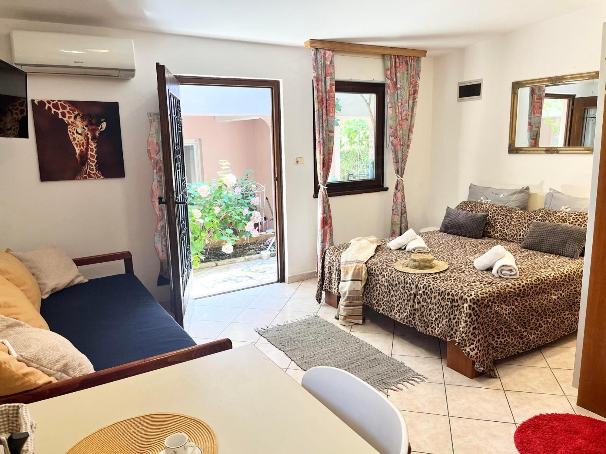 Biba Apartments Pula Bagian luar foto