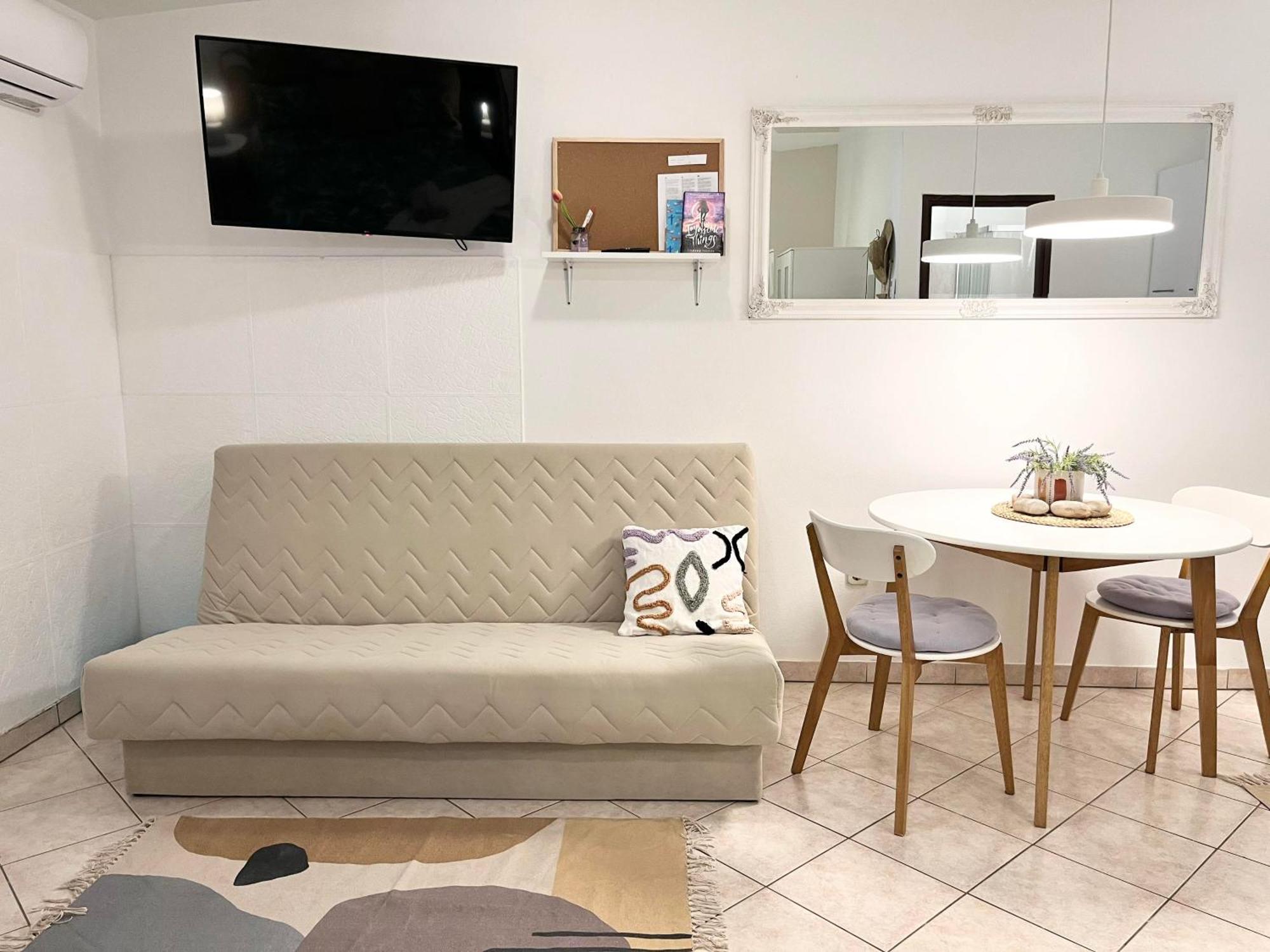 Biba Apartments Pula Bagian luar foto