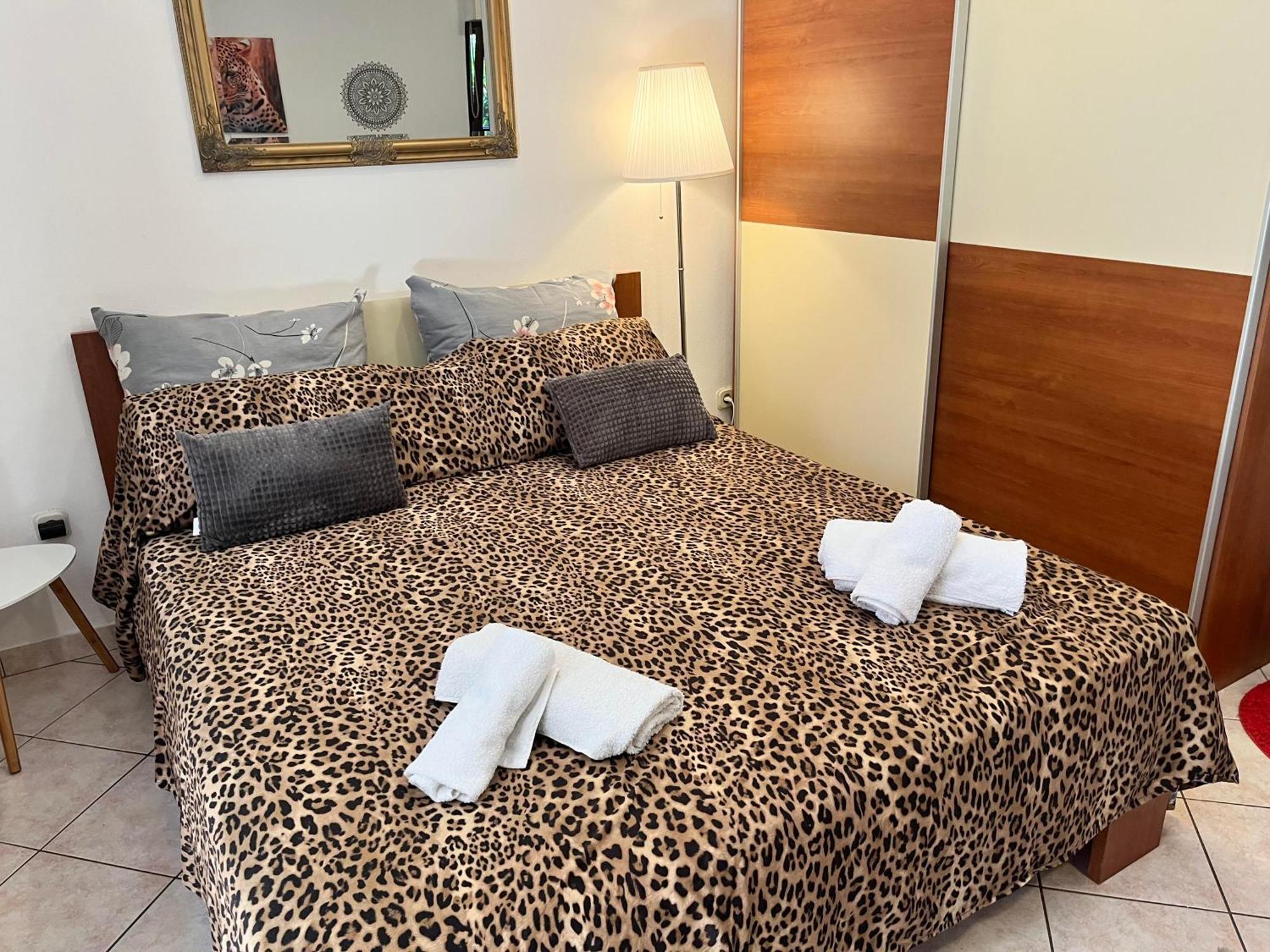 Biba Apartments Pula Bagian luar foto