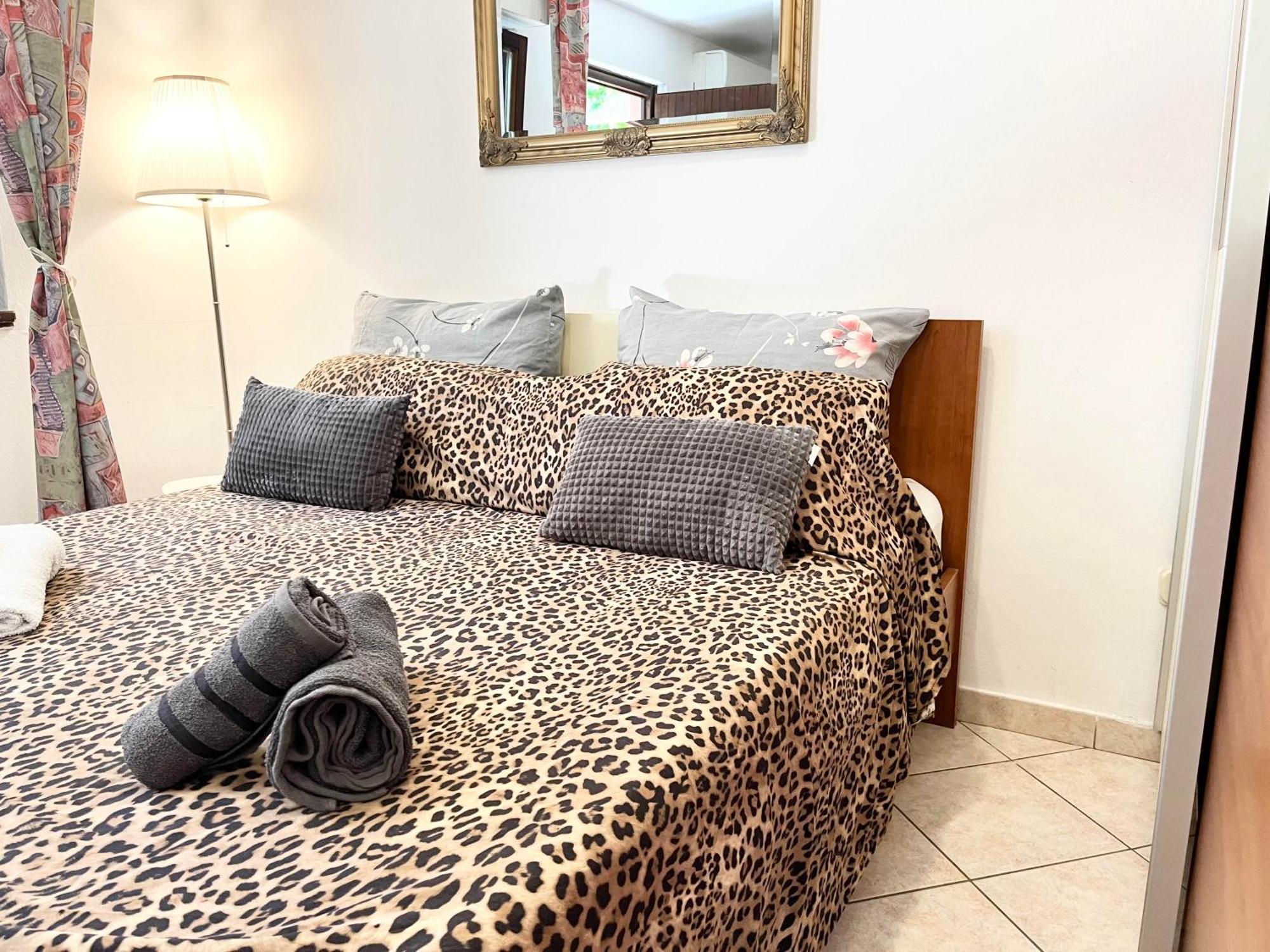 Biba Apartments Pula Bagian luar foto